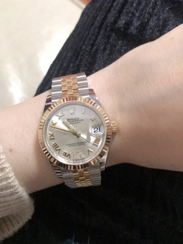 1 Rolex Datejust m278273-0004 (Silver Dial with Diamond VI Marker)