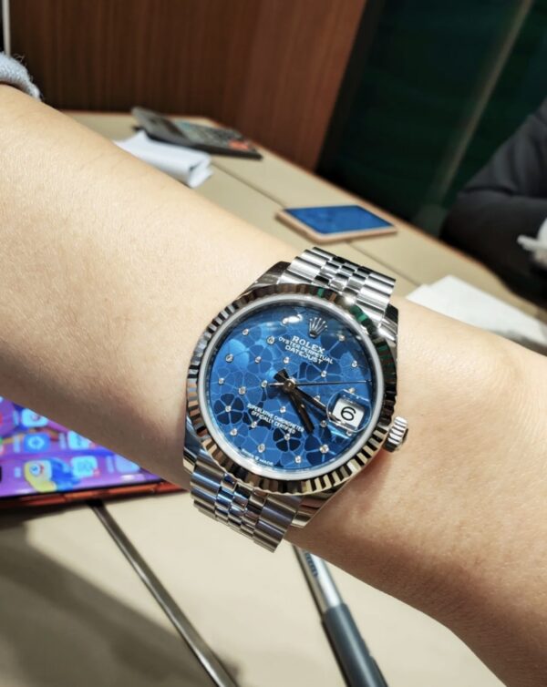 1 Rolex Datejust m278274-0036 (Diamond-Set Light Blue Floral Dial)