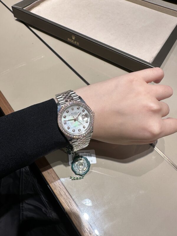 1 Rolex Datejust m278381rbr-0026 (Diamond-Set White Mother-of-Pearl Dial)