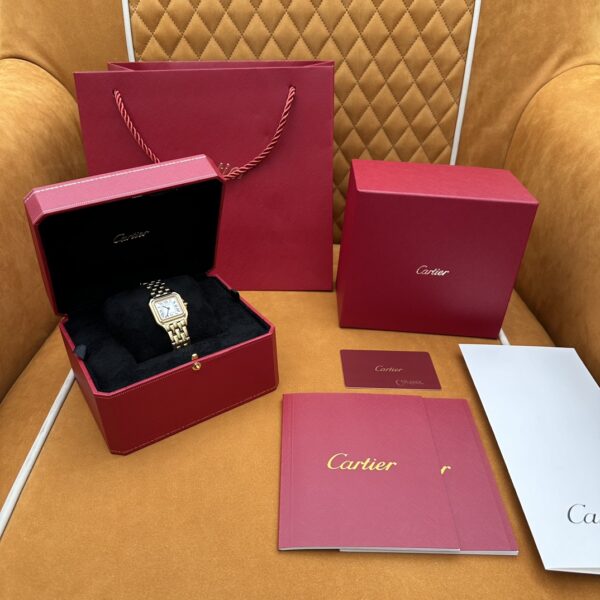 Cartier Leopard Series WGPN0009 (Medium Size, 18K Gold)
