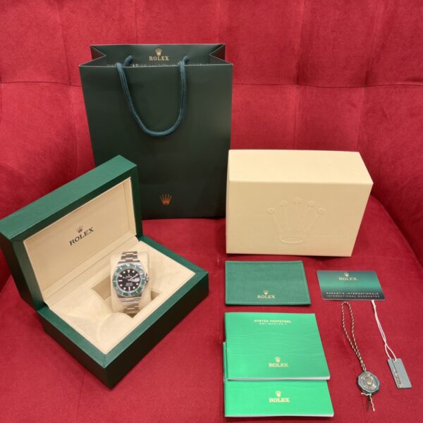 1 Rolex Submariner M126610LV-0002(Black dial with green bezel)