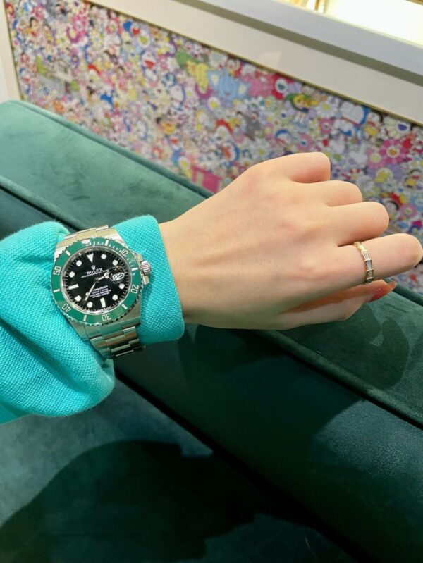 1 Rolex Submariner M126610LV-0002(Black dial with green bezel)