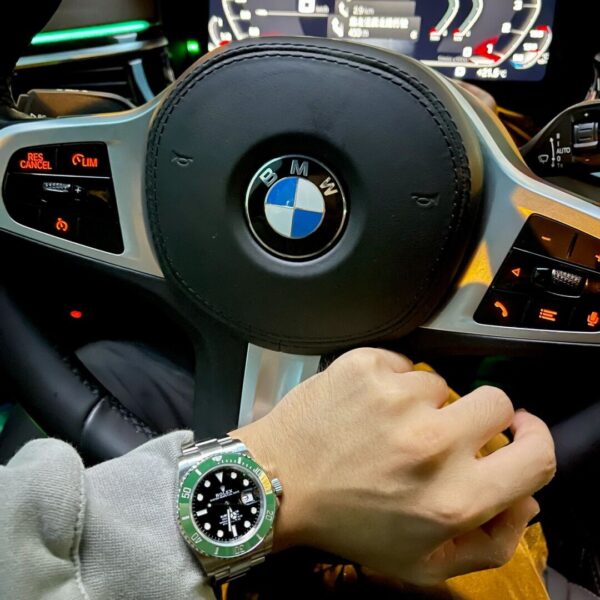 1 Rolex Submariner M126610LV-0002(Black dial with green bezel)