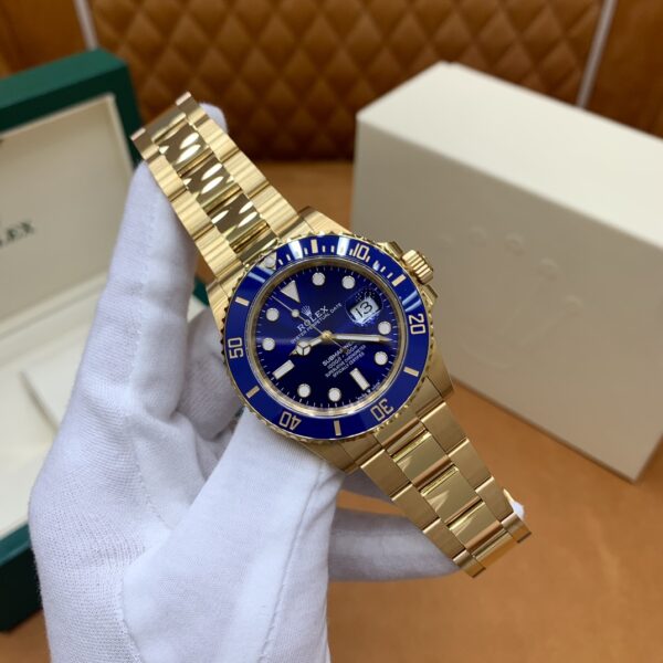 Rolex Submariner M126618LB-0002 (Gold case with blue dial and bezel)