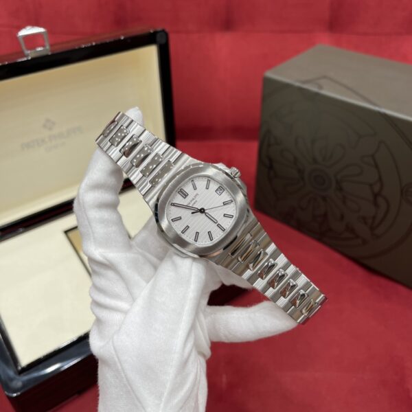 Patek Philippe Nautilus Ref. 5711/1A-011 (White Dial)