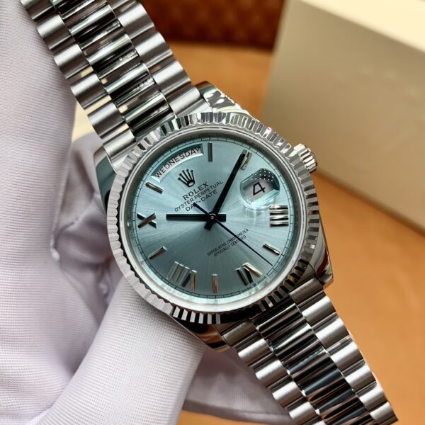 Rolex Day-Date M228236-0012 (40mm，Ice Blue)