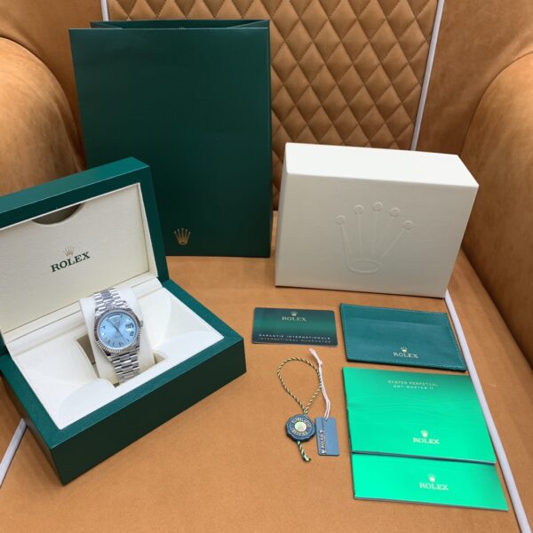 Rolex Day-Date M228236-0012 (40mm，Ice Blue)