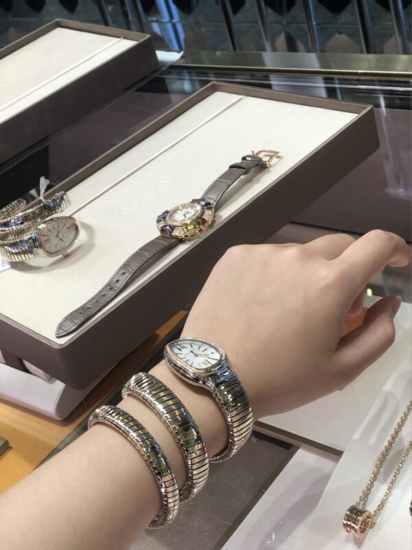 Bvlgari Serpenti 103149 (Silver Dial, Rose Gold & Diamond Accents, 35mm)