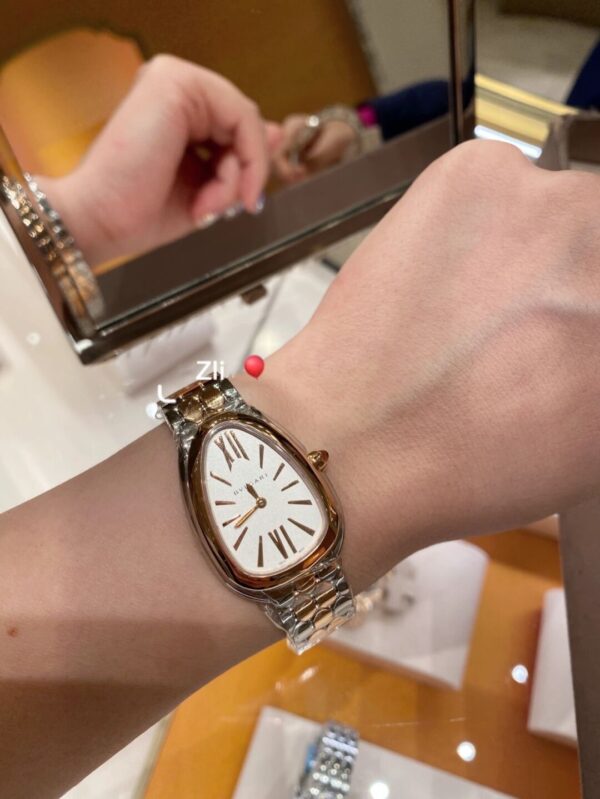 Bvlgari Serpenti 103277 (Opaline Dial, Rose Gold Accents, 33mm)