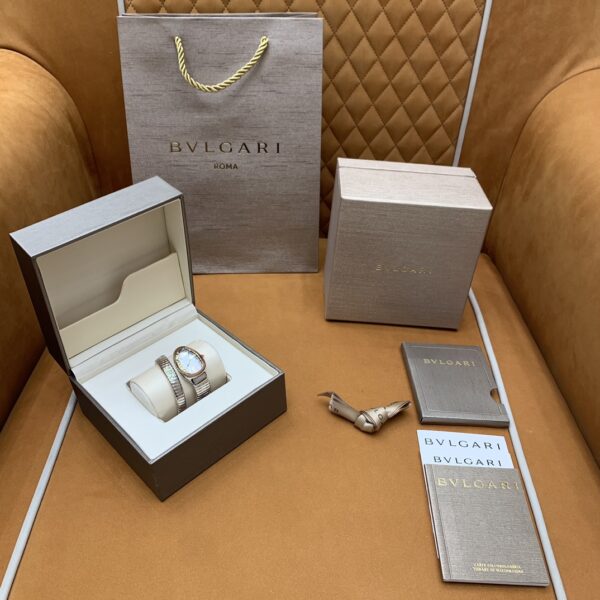 BVLGARI SERPENTI Series 103608 (35mm, White Lacquered Dial, 18K Gold Hour Markers, Rose Gold Bezel, Sapphire Crystal, Swiss Quartz Movement)