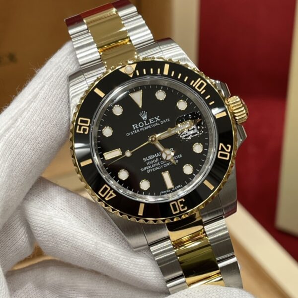 1 Rolex Submariner Date Ref. 116613LN