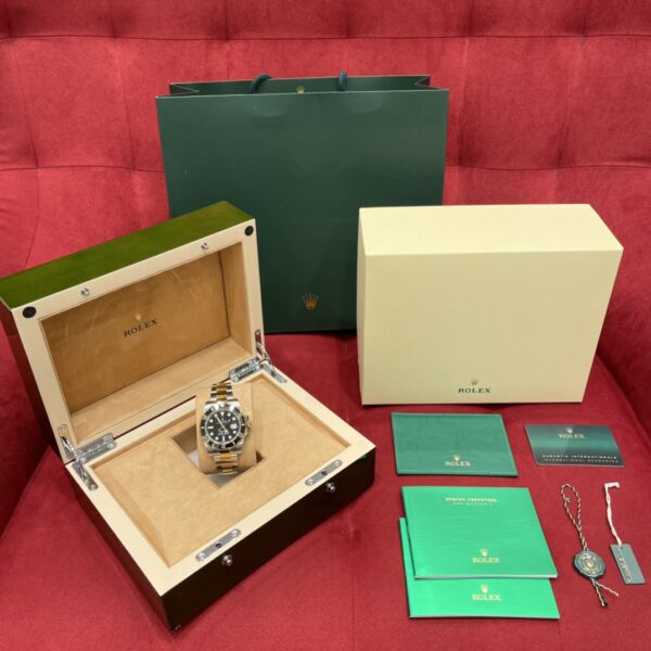 1 Rolex Submariner Date Ref. 116613LN
