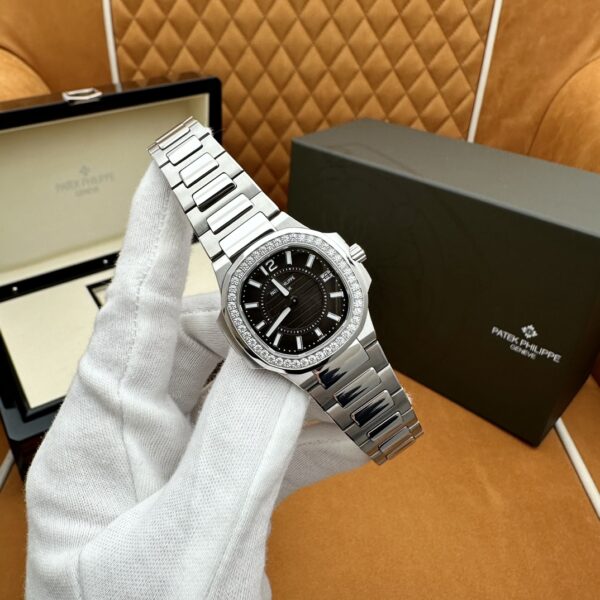 Patek Philippe Nautilus Ref. 7010/1G-010