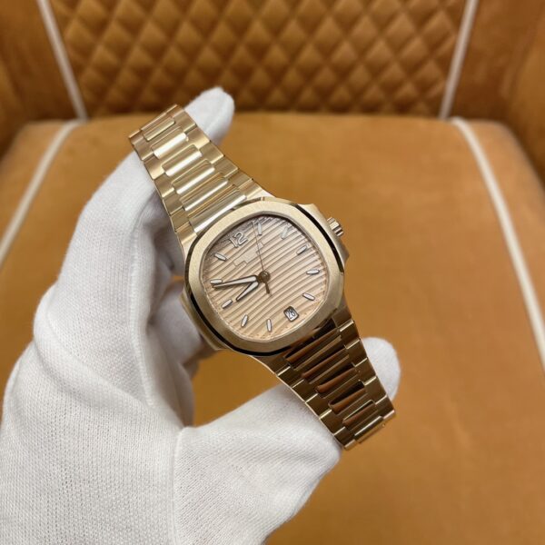 Patek Philippe Nautilus Ref. 7118/1R-010