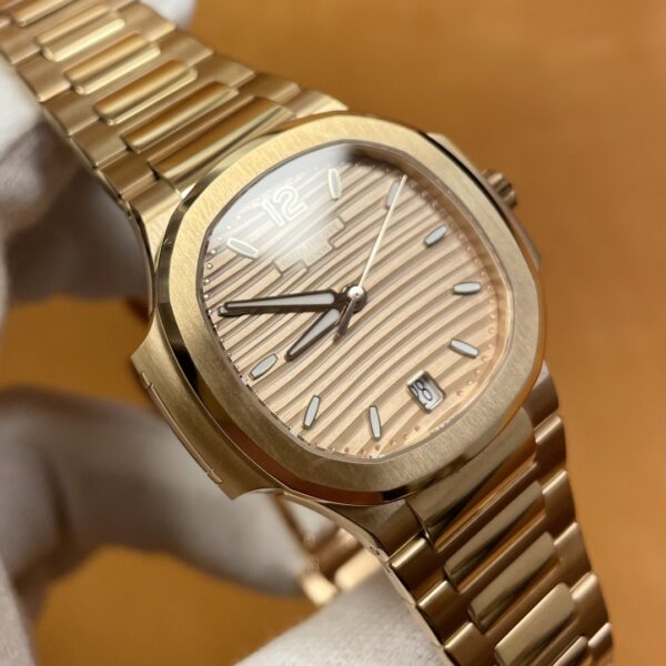 Patek Philippe Nautilus Ref. 7118/1R-010