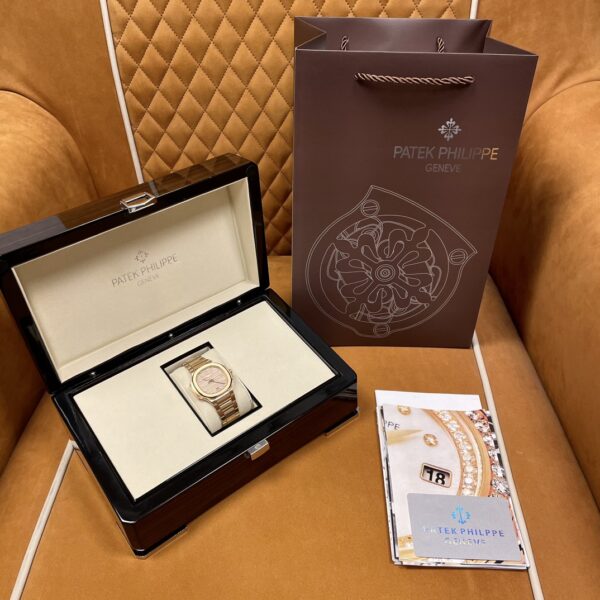Patek Philippe Nautilus Ref. 7118/1R-010
