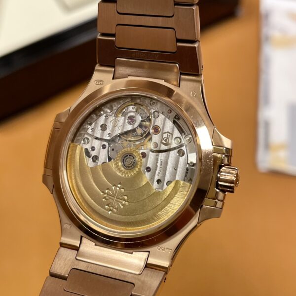 1 Patek Philippe Nautilus Ref. 7118/1200R-001