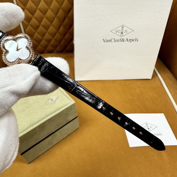Van Cleef & Arpels Alhambra VCARO8SFOO (Black Crocodile Leather Strap)