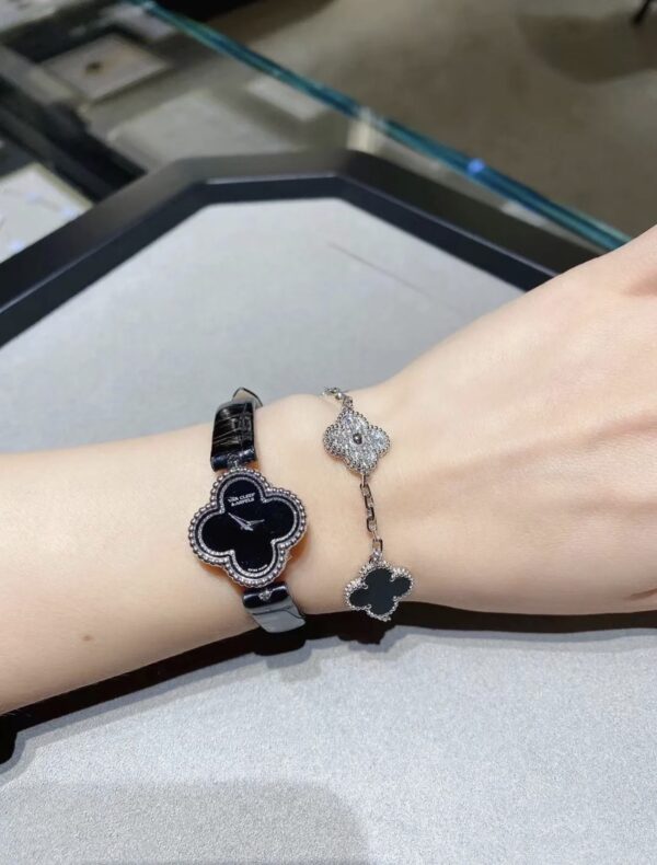 Van Cleef & Arpels Alhambra VCARO8WUOO (Black Crocodile Strap)