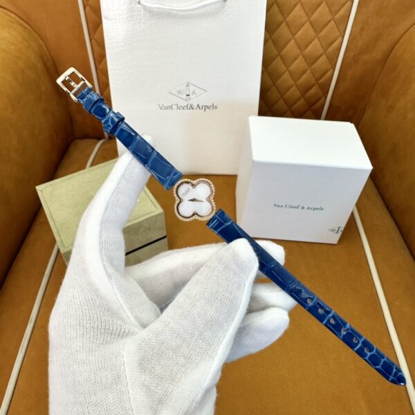 1 Van Cleef & Arpels Alhambra VCARO8SFOO (Mother-of-Pearl Dial)