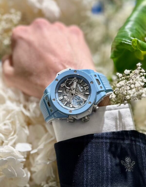 1 Hublot Big Bang Unico Sky Blue Ceramic Ref. 441.EX.5120.RX (Sky Blue Ceramic)