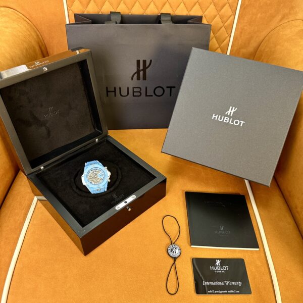 1 Hublot Big Bang Unico Sky Blue Ceramic Ref. 441.EX.5120.RX (Sky Blue Ceramic)