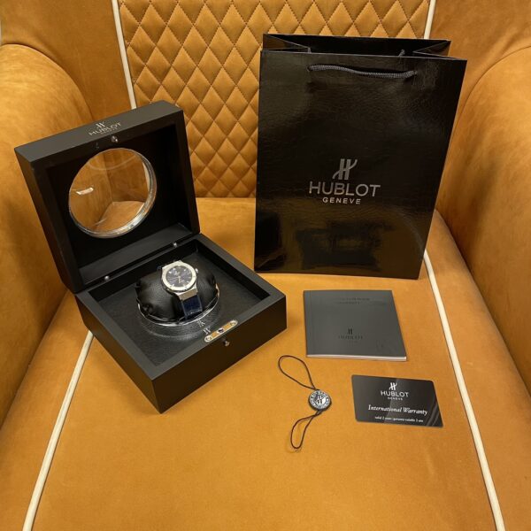 Hublot Classic Fusion Ref. 542.NX.7170.LR (Titanium and Sapphire Crystal)