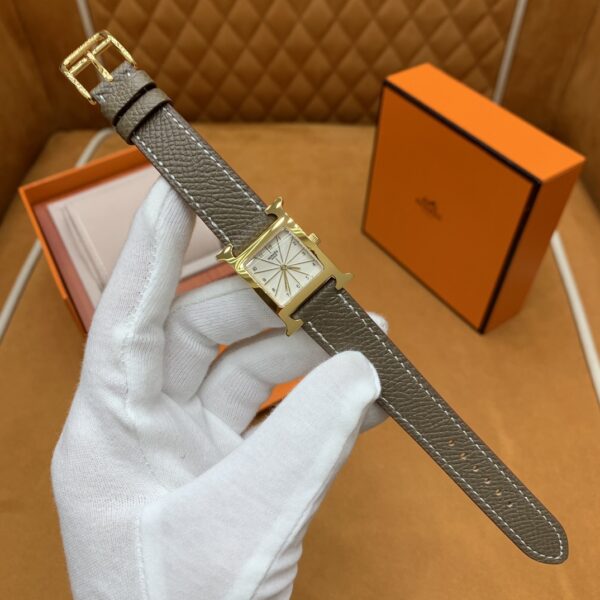Hermès Heure H Watch (White Dial, Elephant Grey Swift Calf Leather Strap Gold Buckle)