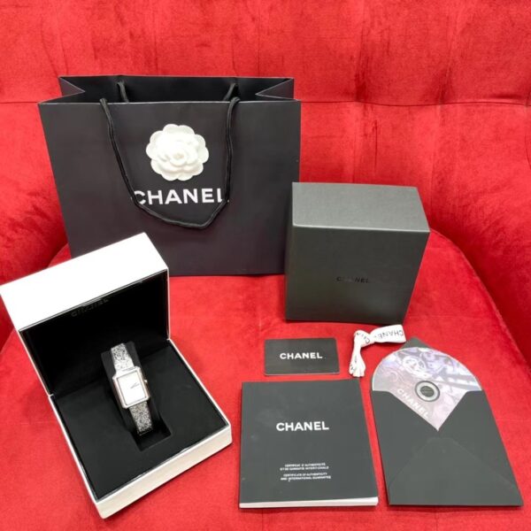 1 Chanel BOY•FRIEND Series (Stainless Steel, Diamond, Sapphire Crystal)