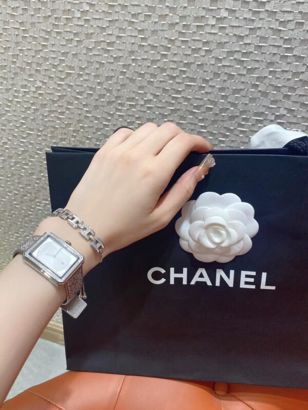 1 Chanel BOY•FRIEND Series (Stainless Steel, Diamond, Sapphire Crystal)