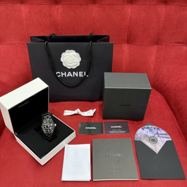 Chanel J12 Series H5697 (Ceramic & Stainless Steel, Black Dial)