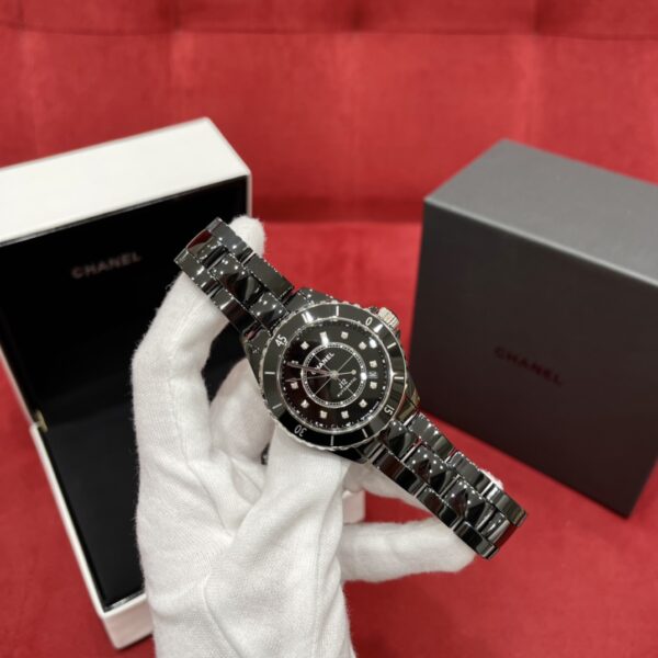 Chanel J12 Series H5702 (Ceramic & Stainless Steel, Black Dial)