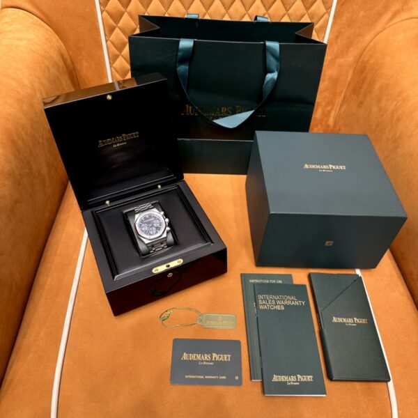 Audemars Piguet Royal Oak Chronograph Ref. 26240ST.OO.1320ST.05 (Bleu Nuit, Nuage 50)