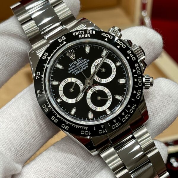 1 Rolex Cosmograph Daytona M116500LN-0002 (Black Dial & White Bezel)