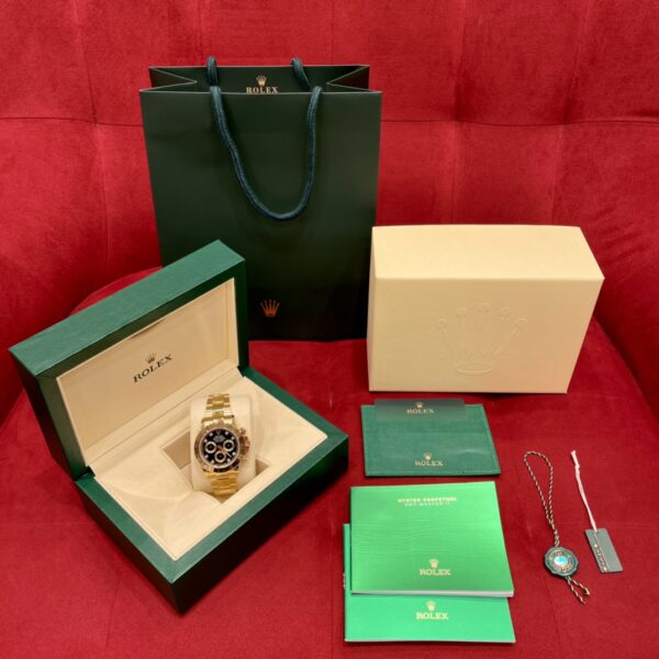 Rolex Cosmograph Daytona M116508-0016 (Gold, Black Cerachrom Bezel)