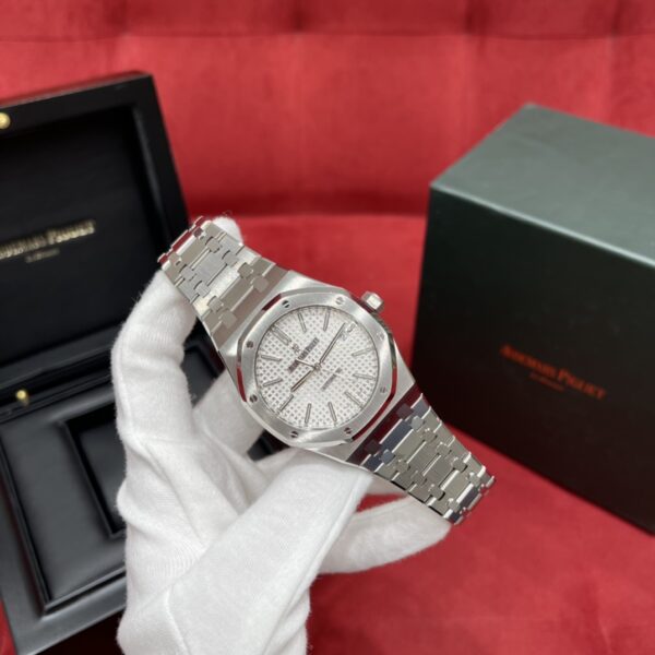 Audemars Piguet Royal Oak Ref. 15400ST.OO.1220ST.02