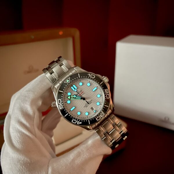 Omega Seamaster 210.30.42.20.04.001 (White Ceramic Dial, Stainless Steel Case, Black Bezel)