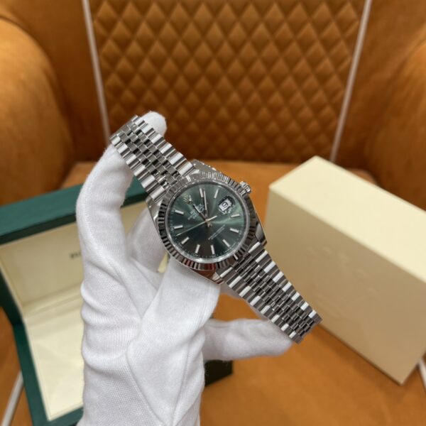 Rolex Datejust m126334-0028 (Green Dial)