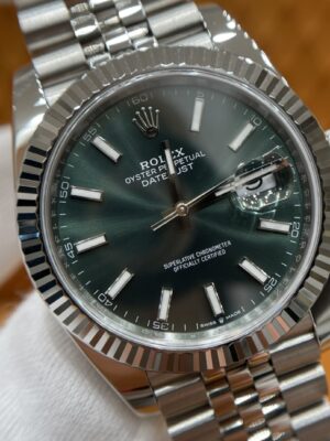 Rolex Datejust m126334-0028 (Green Dial)
