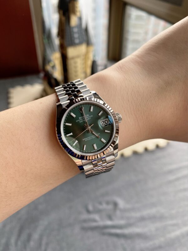Rolex Datejust m126334-0028 (Green Dial)