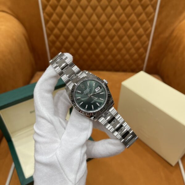 Rolex Datejust m126334-0029 (Green Dial)