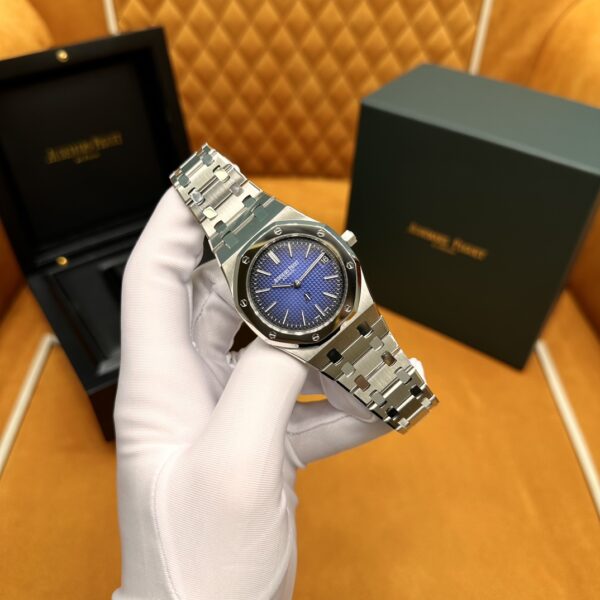 Audemars Piguet Royal Oak "Jumbo" Extra-Thin Ref. 15202IP.00.1240IP.01 (Smoked Blue)