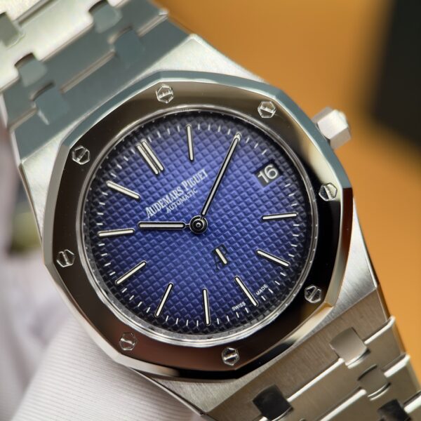 Audemars Piguet Royal Oak "Jumbo" Extra-Thin Ref. 15202IP.00.1240IP.01 (Smoked Blue)