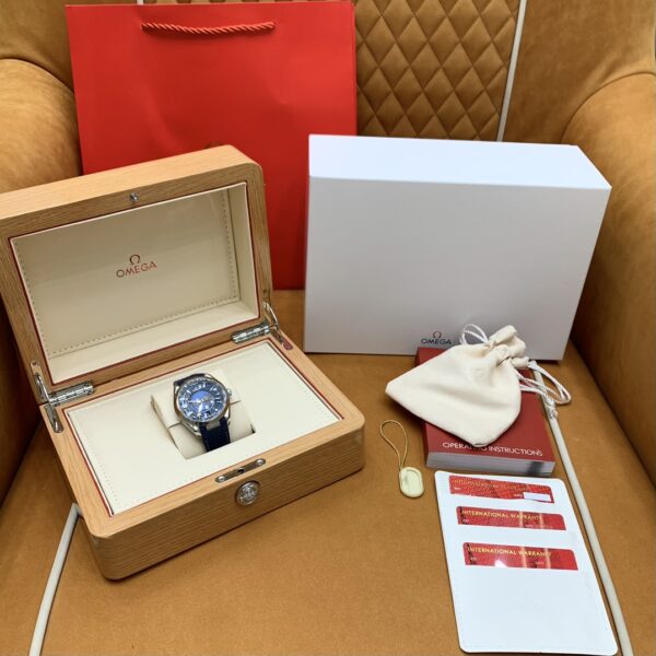Omega Seamaster Aqua Terra Worldtimer 220.12.43.22.03.001 (World Timer, 43mm)