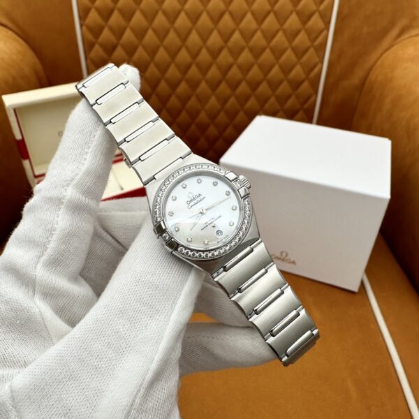 Omega Constellation, Steel Bracelet with Mother-of-Pearl Dial and Diamonds, 29mm, Automatic Mechanical 131.15.29.20.55.001 (Mother-of-Pearl Dial, Stainless Steel, Diamonds)