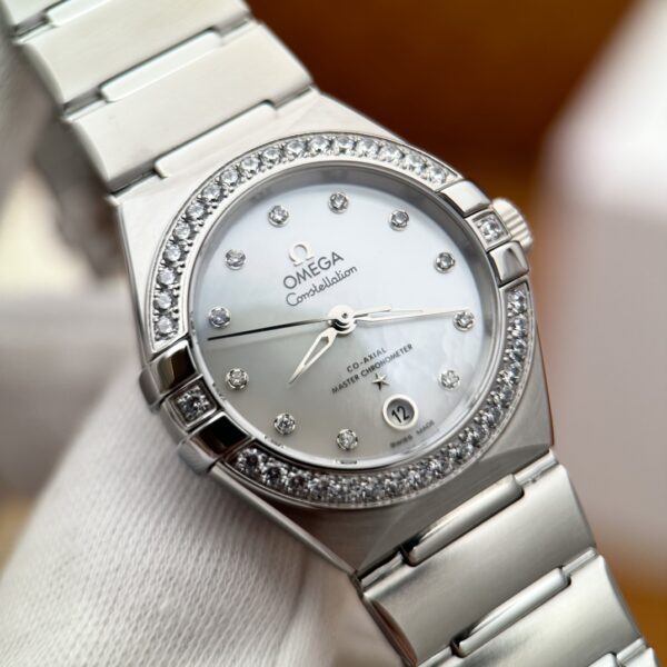 Omega Constellation, Steel Bracelet with Mother-of-Pearl Dial and Diamonds, 29mm, Automatic Mechanical 131.15.29.20.55.001 (Mother-of-Pearl Dial, Stainless Steel, Diamonds)