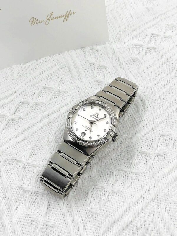 Omega Constellation, Steel Bracelet with Mother-of-Pearl Dial and Diamonds, 29mm, Automatic Mechanical 131.15.29.20.55.001 (Mother-of-Pearl Dial, Stainless Steel, Diamonds)