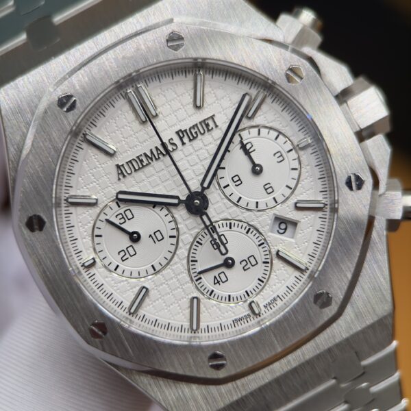 1 Audemars Piguet Royal Oak Chronograph Ref. 26240ST.OO.1320ST.07 (White Dial)