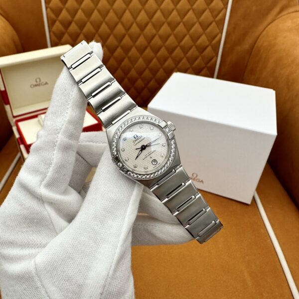Omega Constellation 131.15.29.20.52.001 (Silver Silk Dial, Stainless Steel)