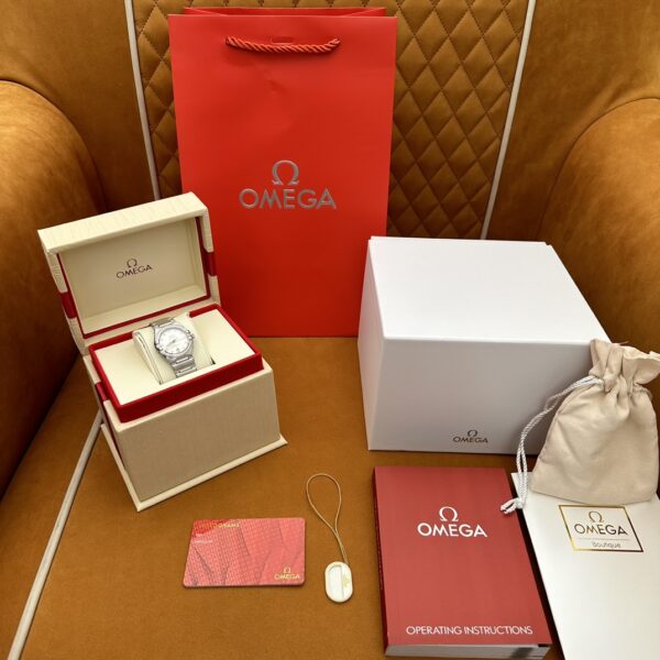 Omega Constellation 131.15.29.20.52.001 (Silver Silk Dial, Stainless Steel)